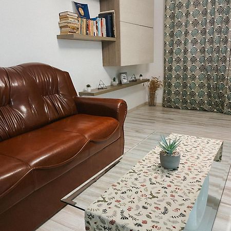 Good Vibes Apartment Campulung Moldovenesc Bagian luar foto