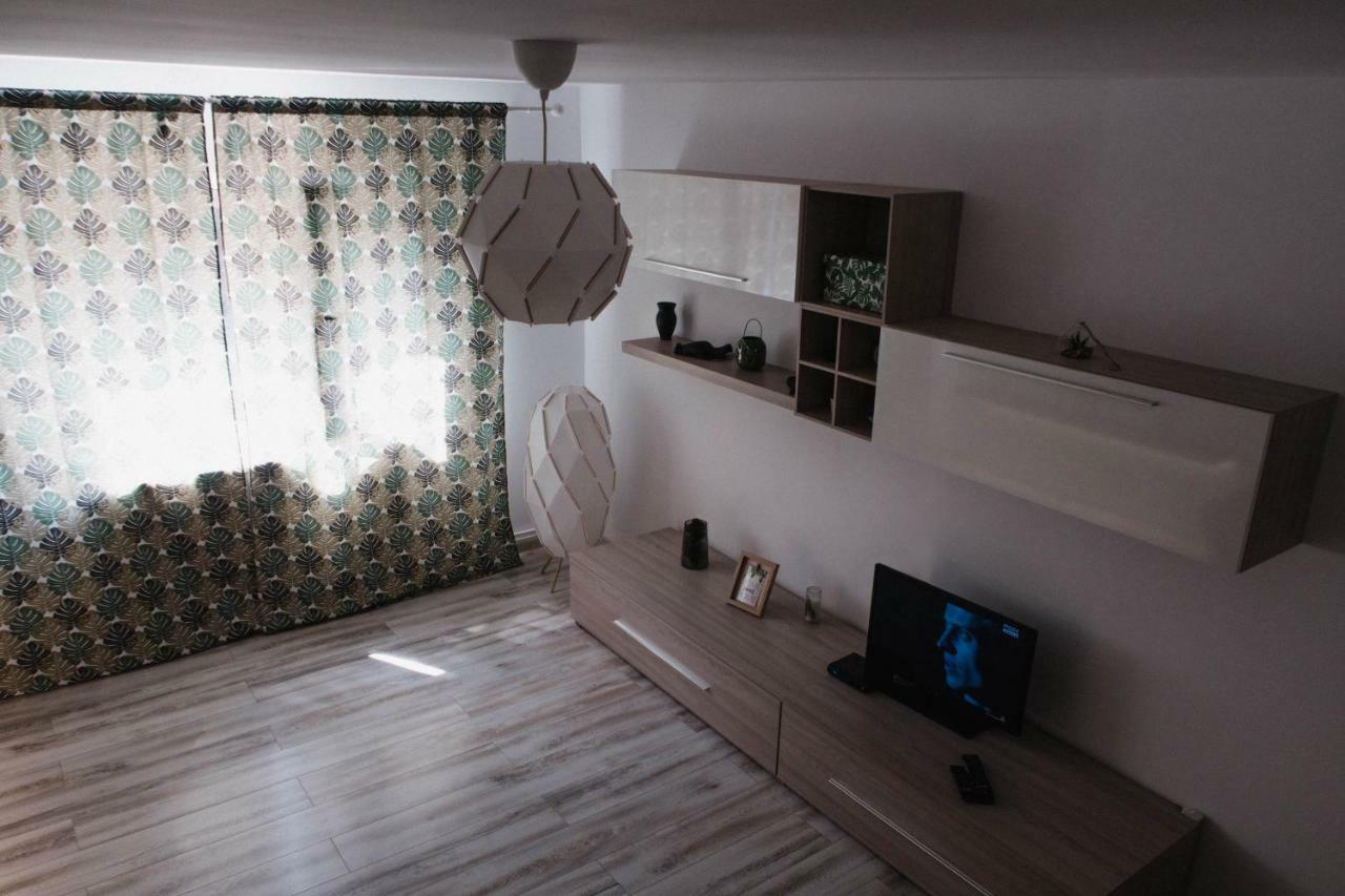 Good Vibes Apartment Campulung Moldovenesc Bagian luar foto